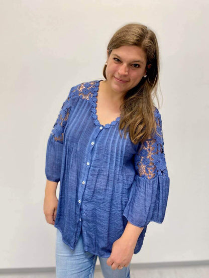 Bluse mit Spitzeneinsatz und Rüschenärmeln