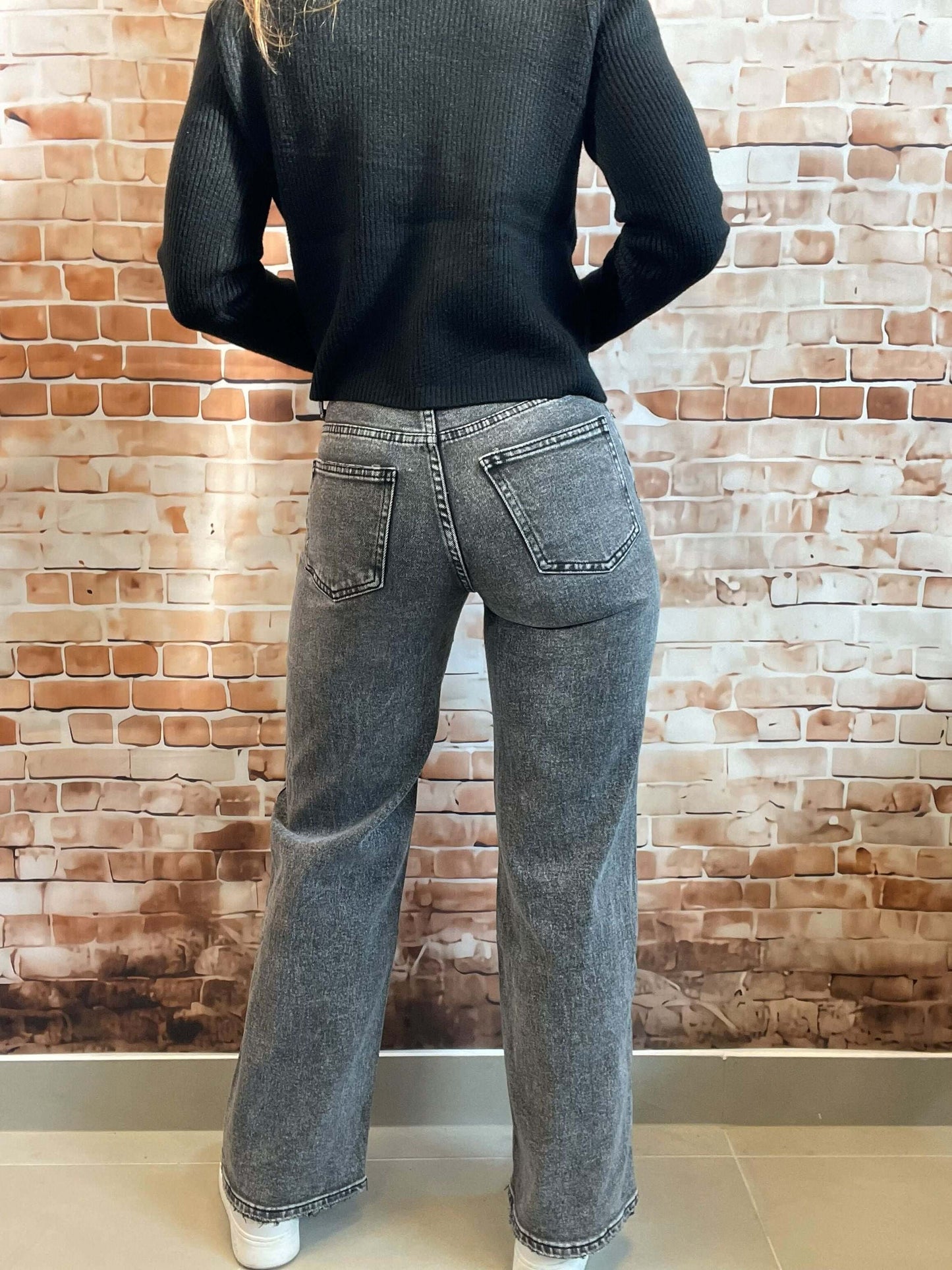 Graue Jeans mit breitem Bein -  High Waist