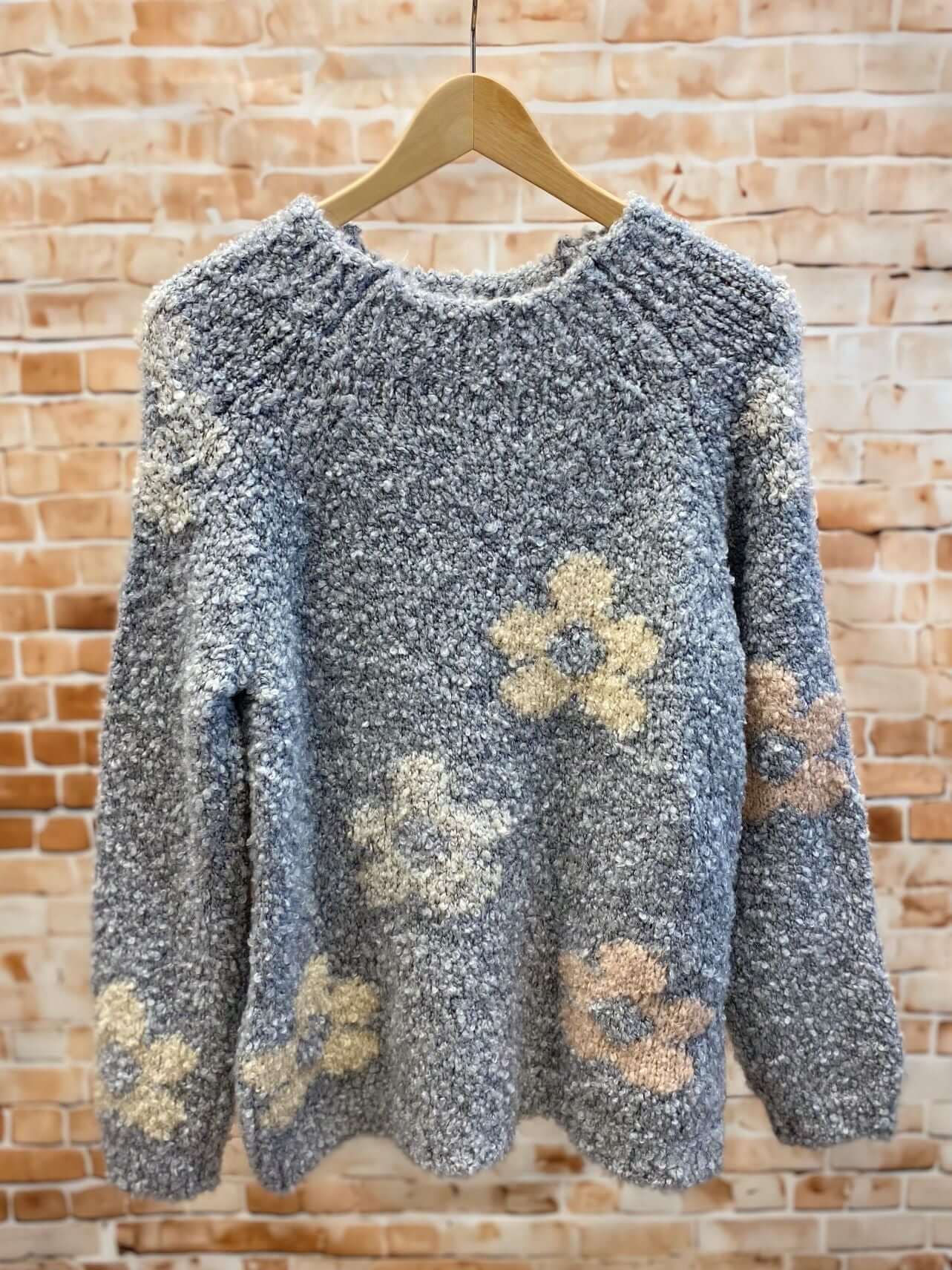 Weicher Woll-Pullover mit bunten Blumen