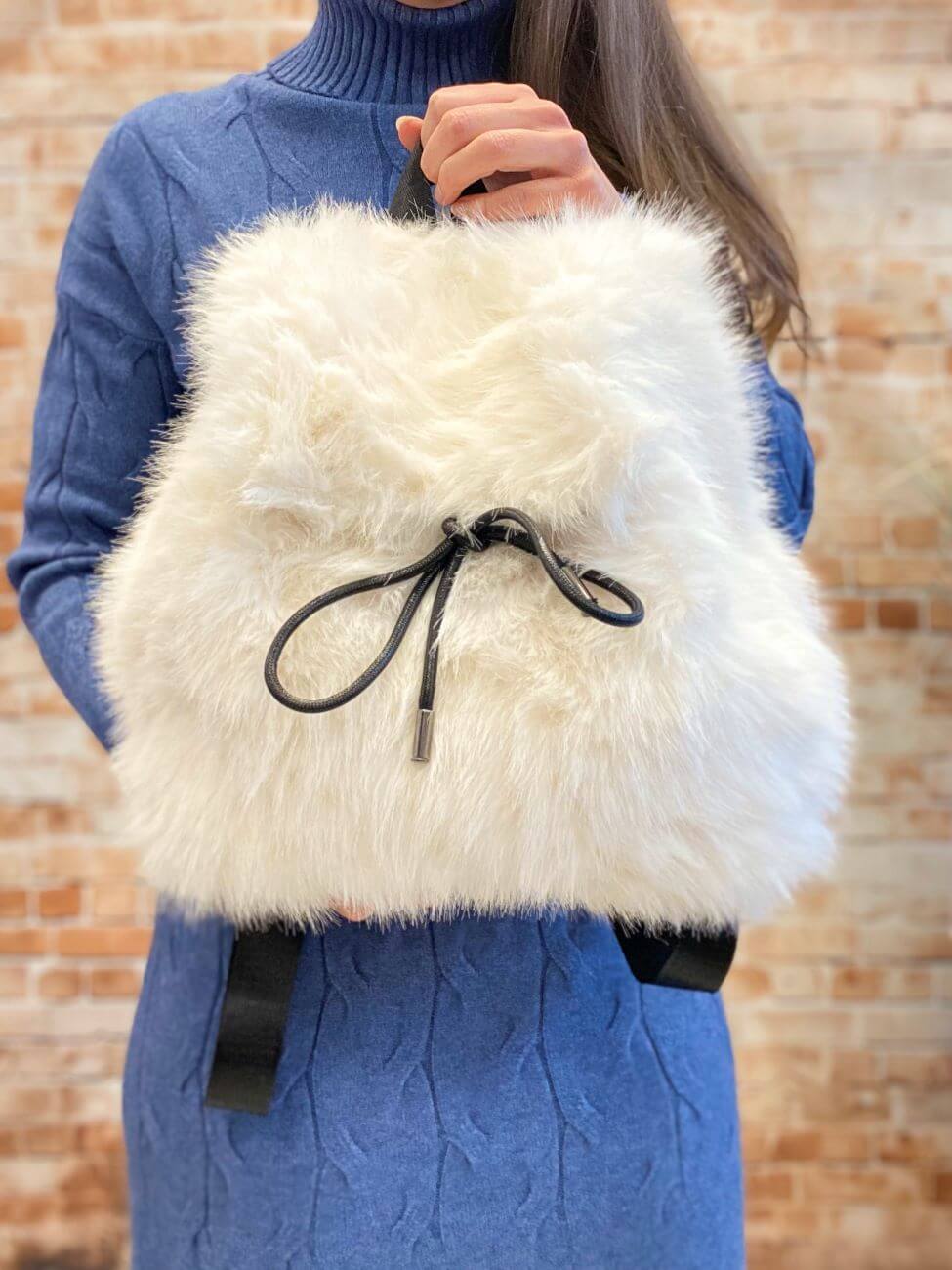 Weicher Fellrucksack mit Magnetverschluss