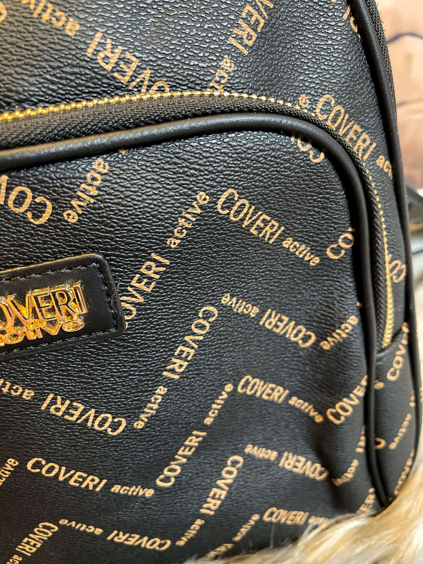 Schwarzer Damen-Rucksack mit Schriftzug (Enrico Coveri Active)