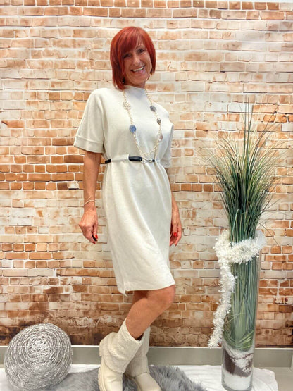 Kurzarm Strickkleid mit Gürtel