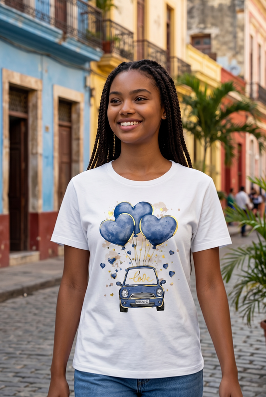 Weißes Kurzarmshirt mit Auto-Herzluftballons Motiv