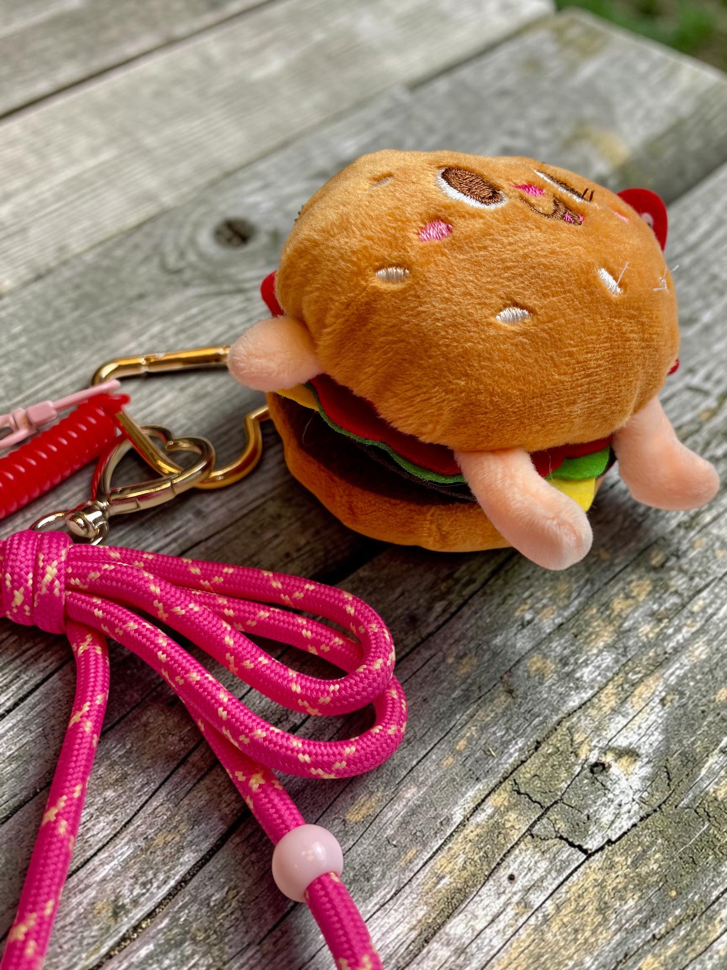 Lustige bunte Taschenanhänger
