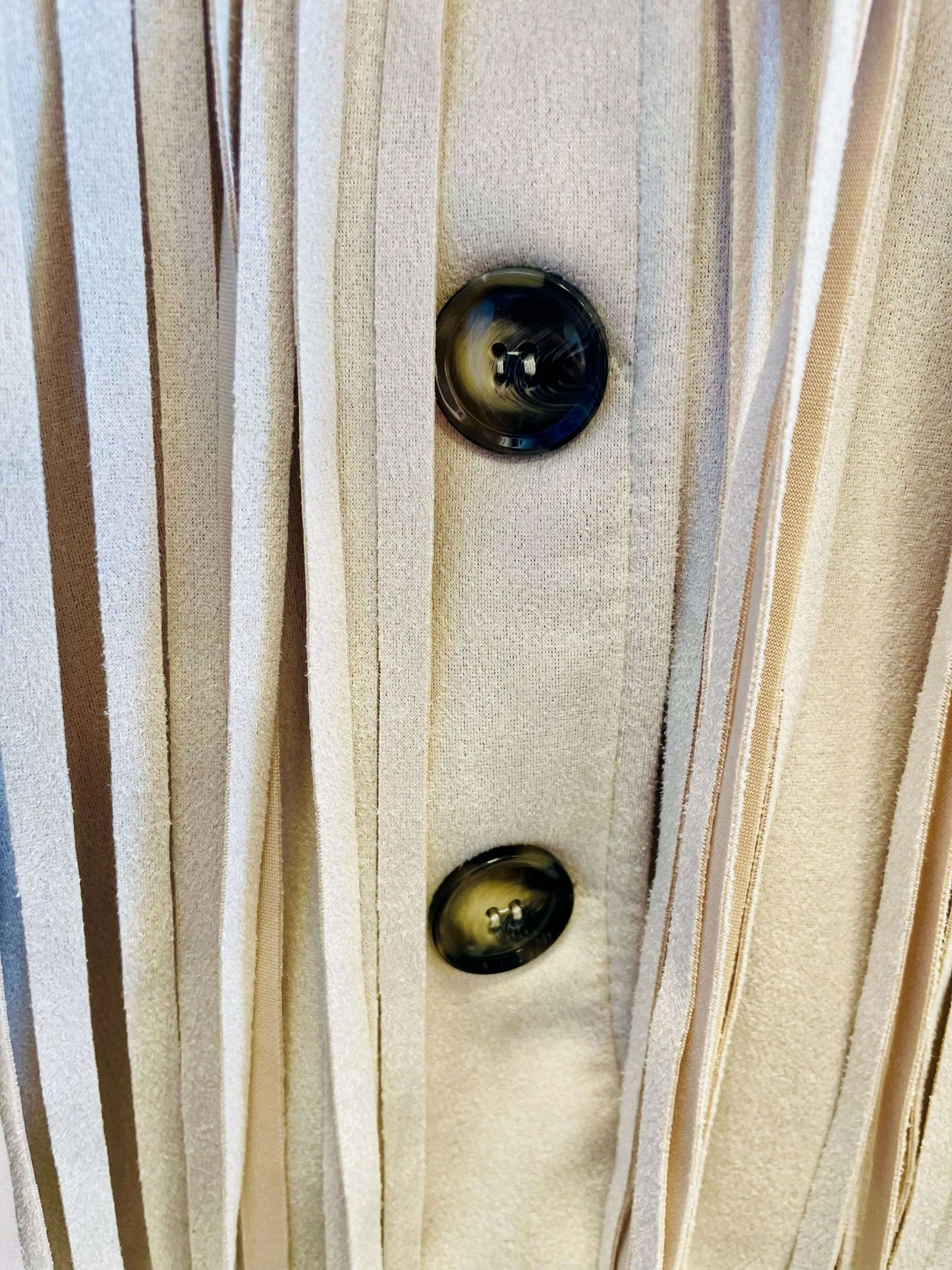 Kurze Veloursjacke mit Fransen
