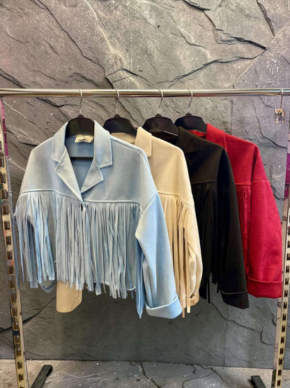 Kurze Veloursjacke mit Fransen