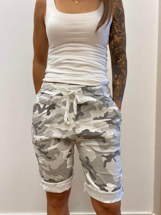 Kurze Bermuda Camouflage-Schlupfhose