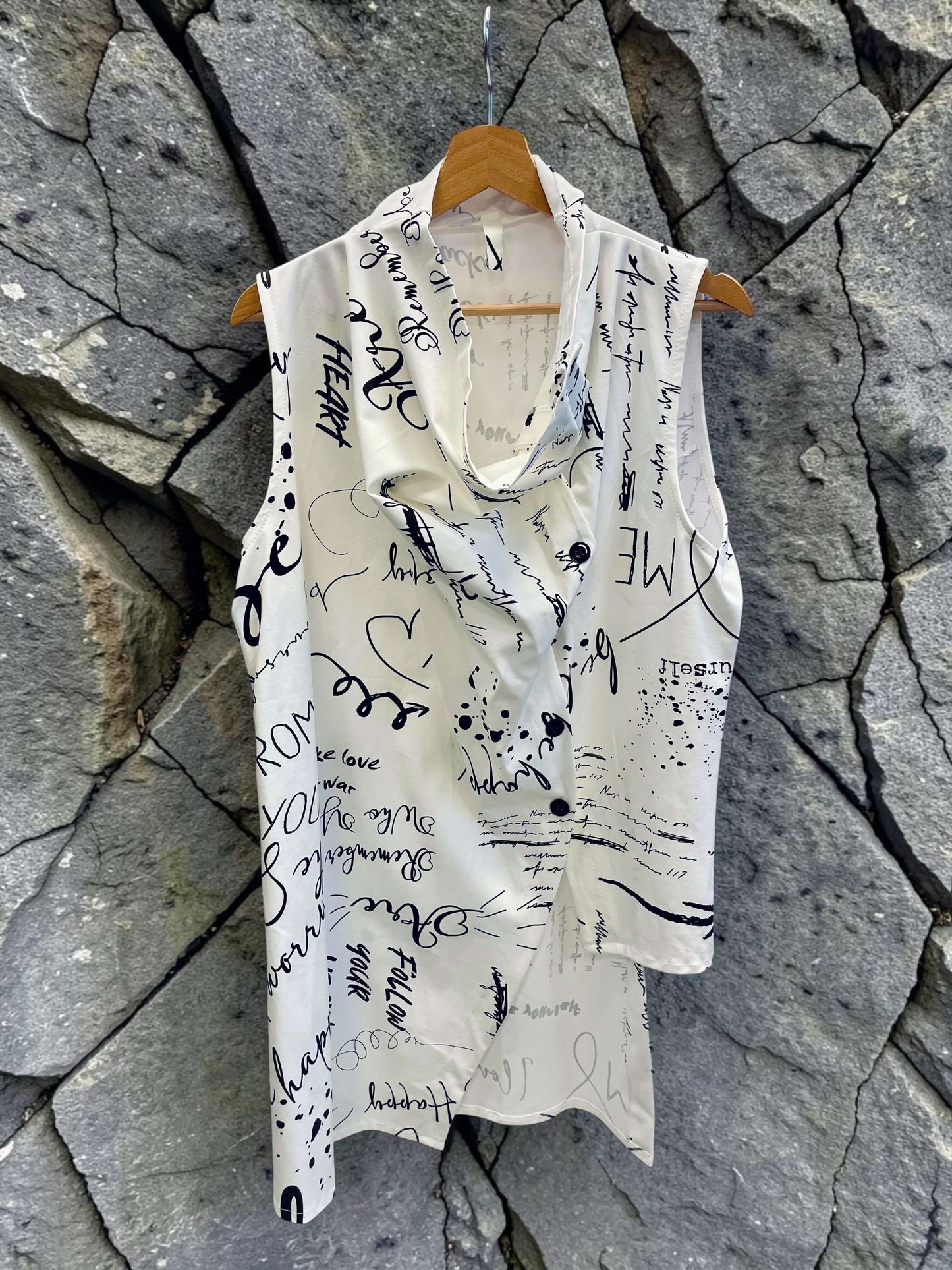 Bluse asymmetrisch ärmellos - Weiß/Schwarz gemustert