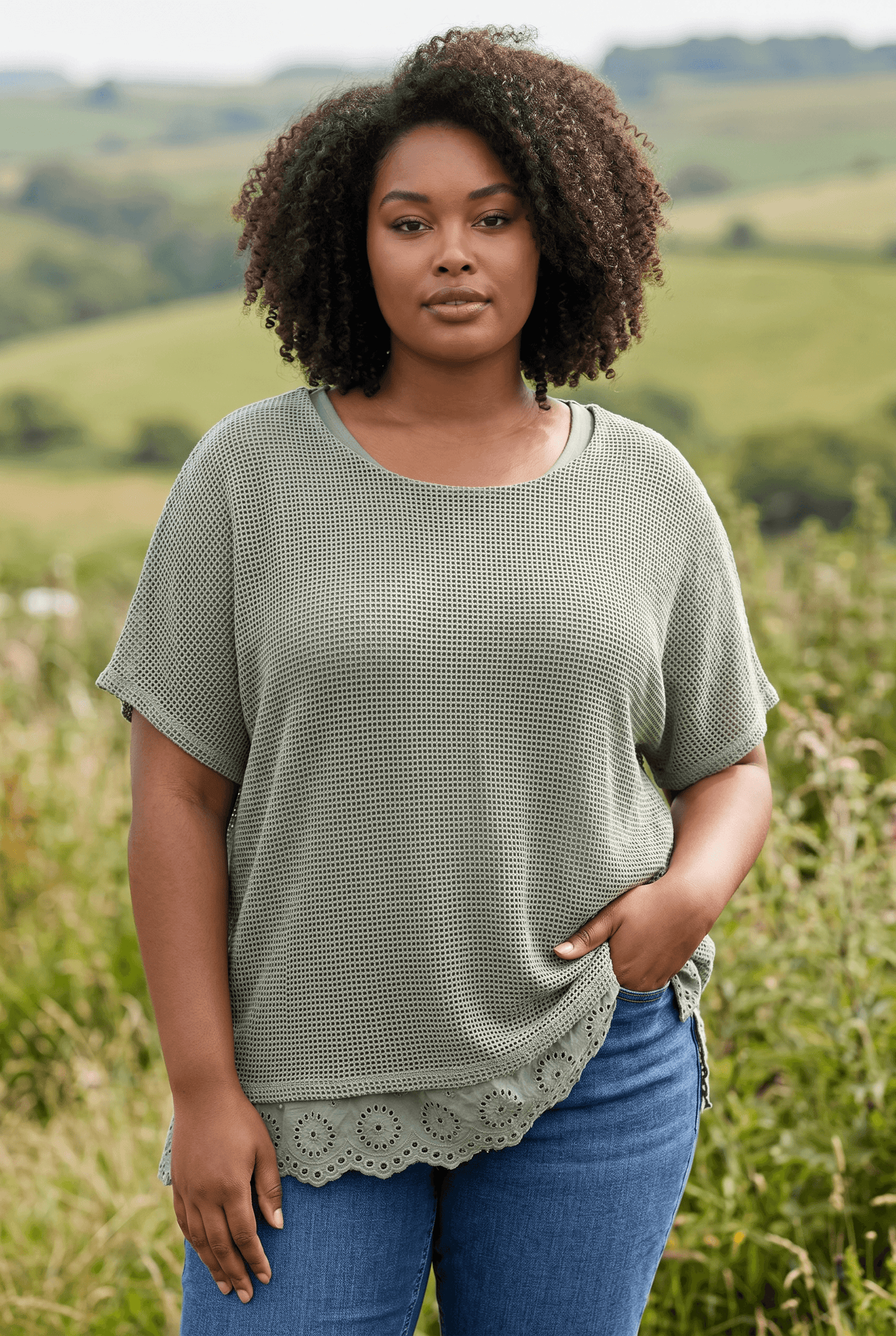 Kurzarm Baumwoll-Bluse mit Netz und Rüschen
