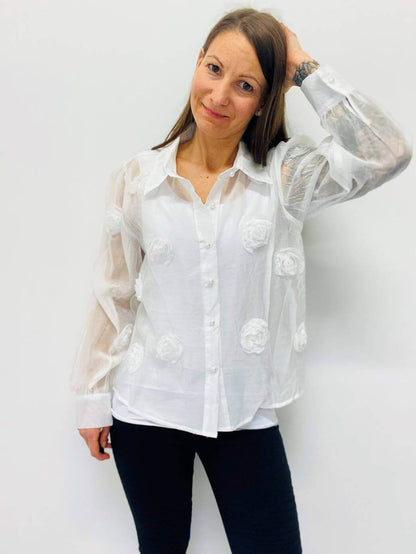 Transparente Bluse mit Blumen-Aufnähern