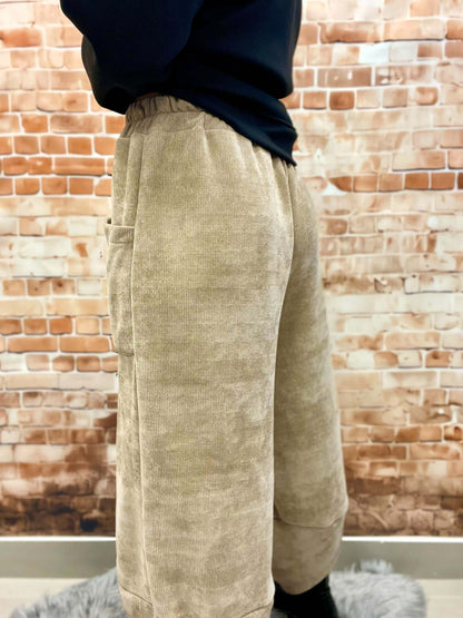 Cordhose für Damen im Cargo-Stil