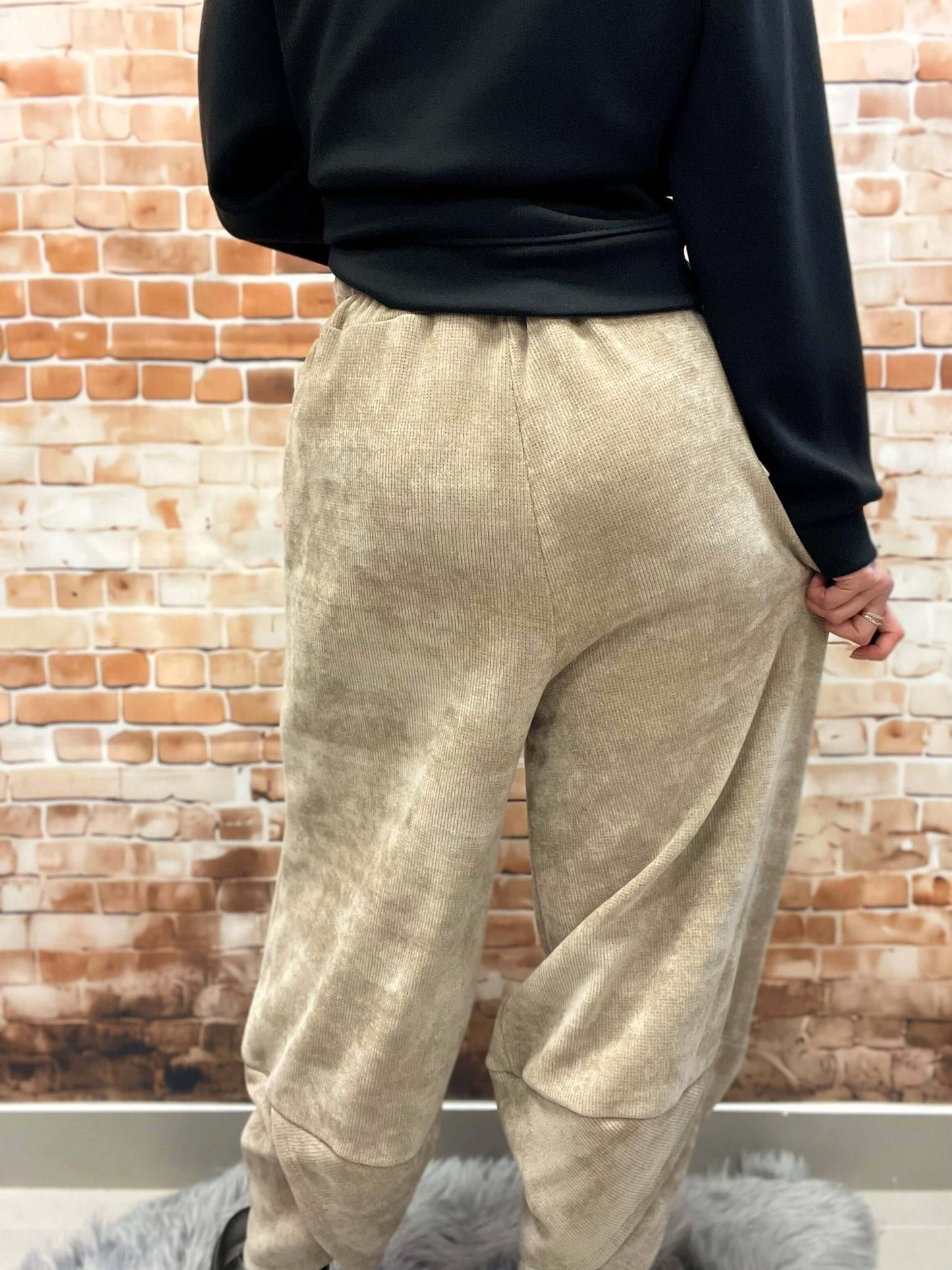 Cordhose für Damen im Cargo-Stil