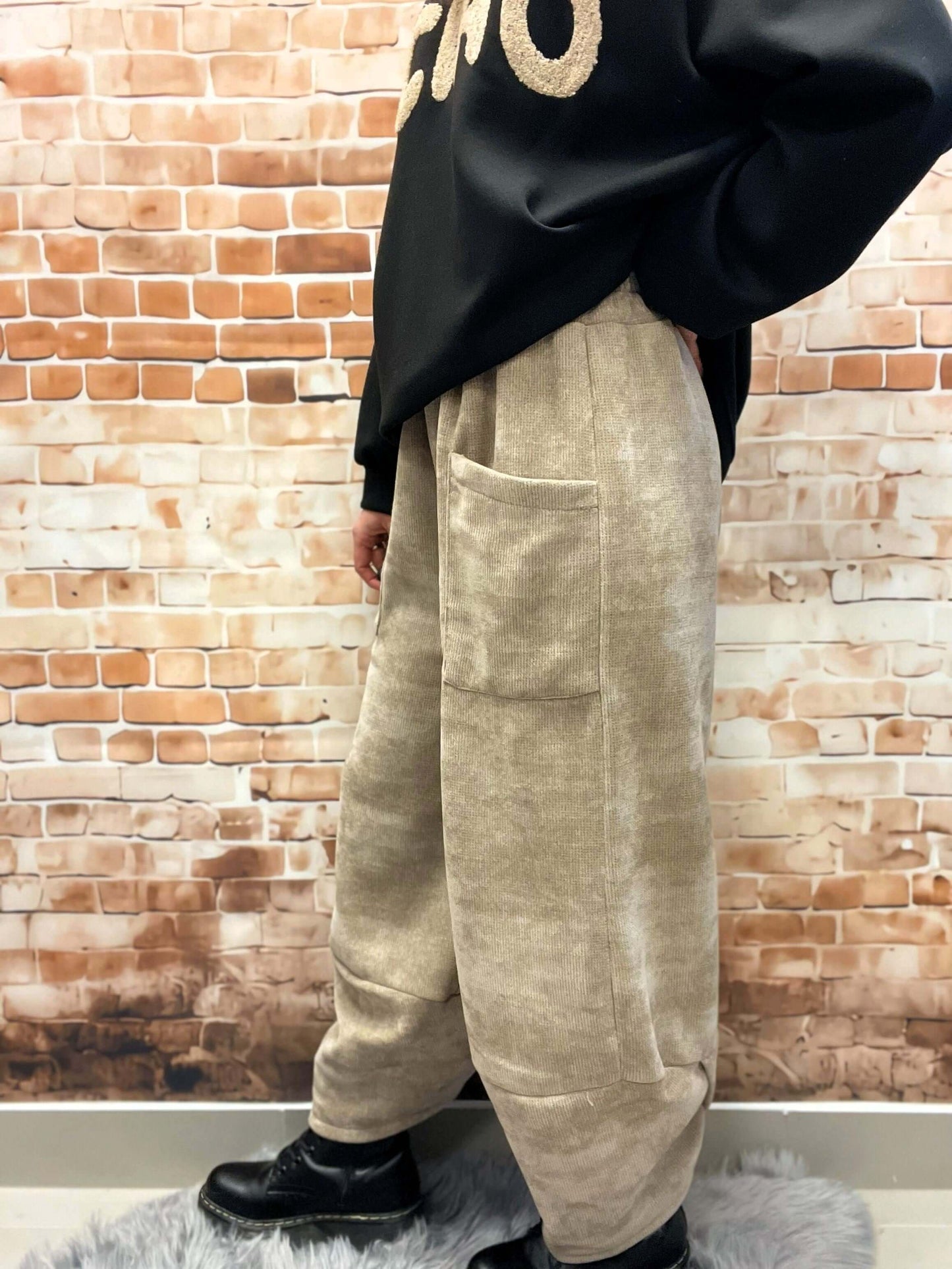 Cordhose für Damen im Cargo-Stil