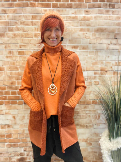 Glattes Velours-Gilet mit Teddystoff