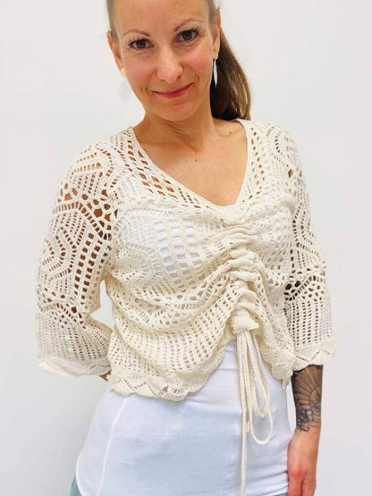 Schönes Häkelshirt mit Kordelzug