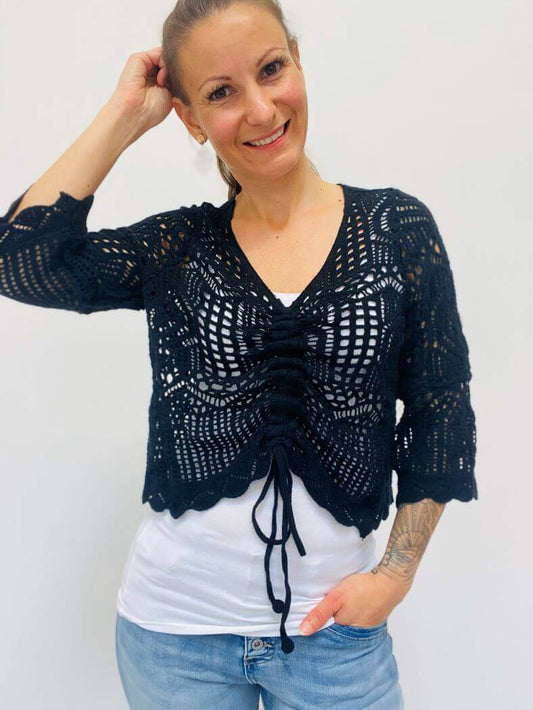 Schönes Häkelshirt mit Kordelzug