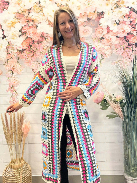 Lange bunte Häkelweste