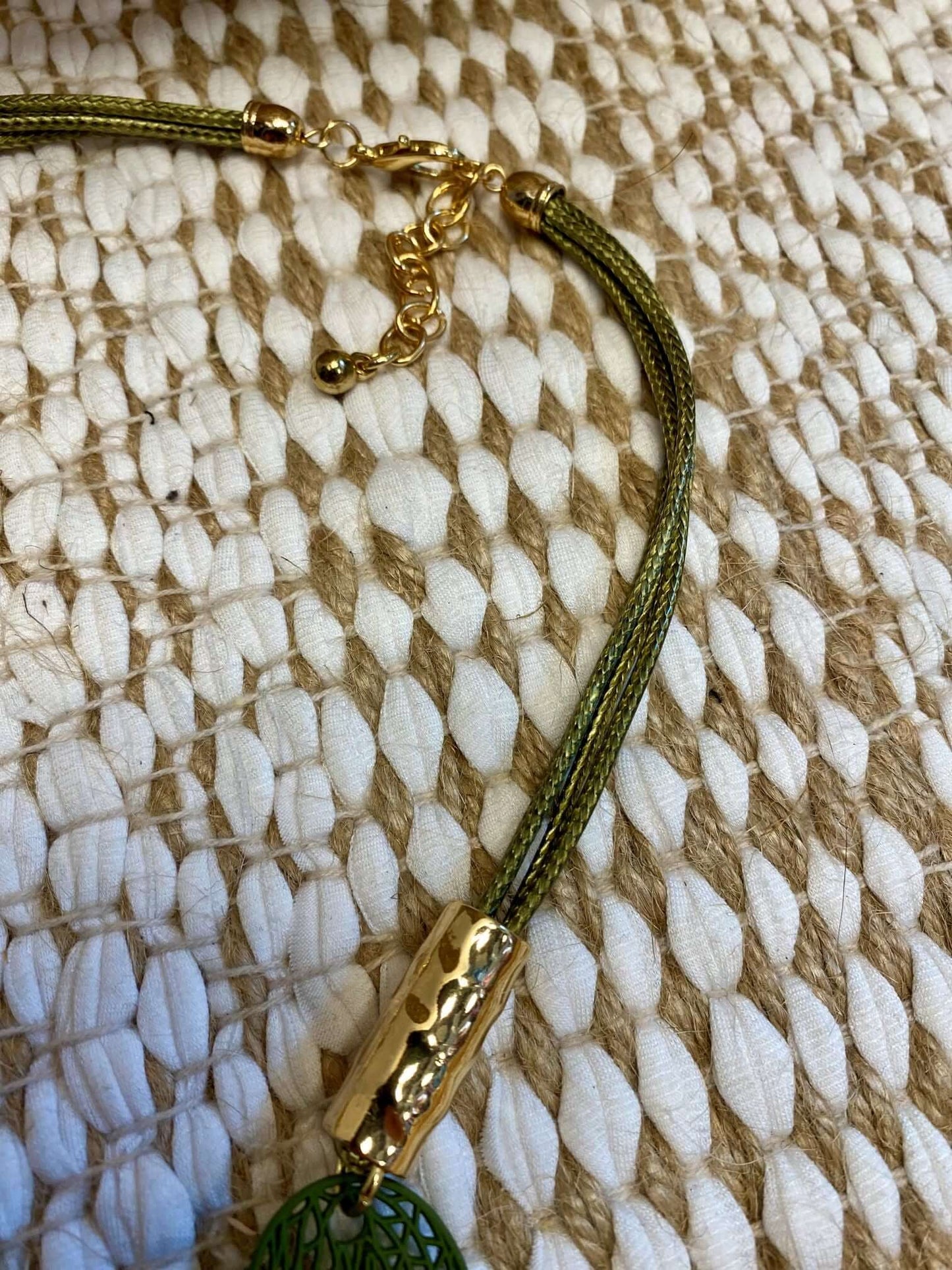 Gold-Olivgrüne Herzkette