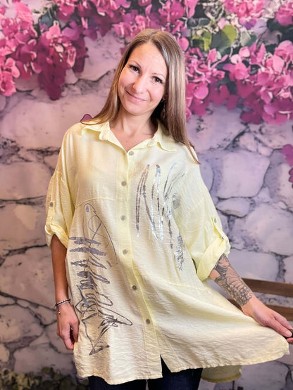 Lange Hemdbluse mit silbernem Print - Oversized