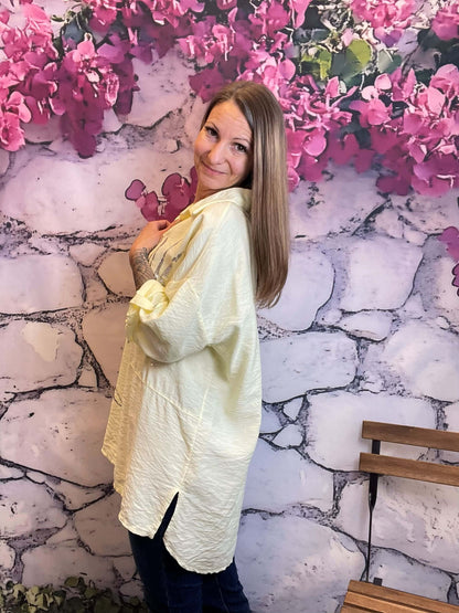 Lange Hemdbluse mit silbernem Print - Oversized