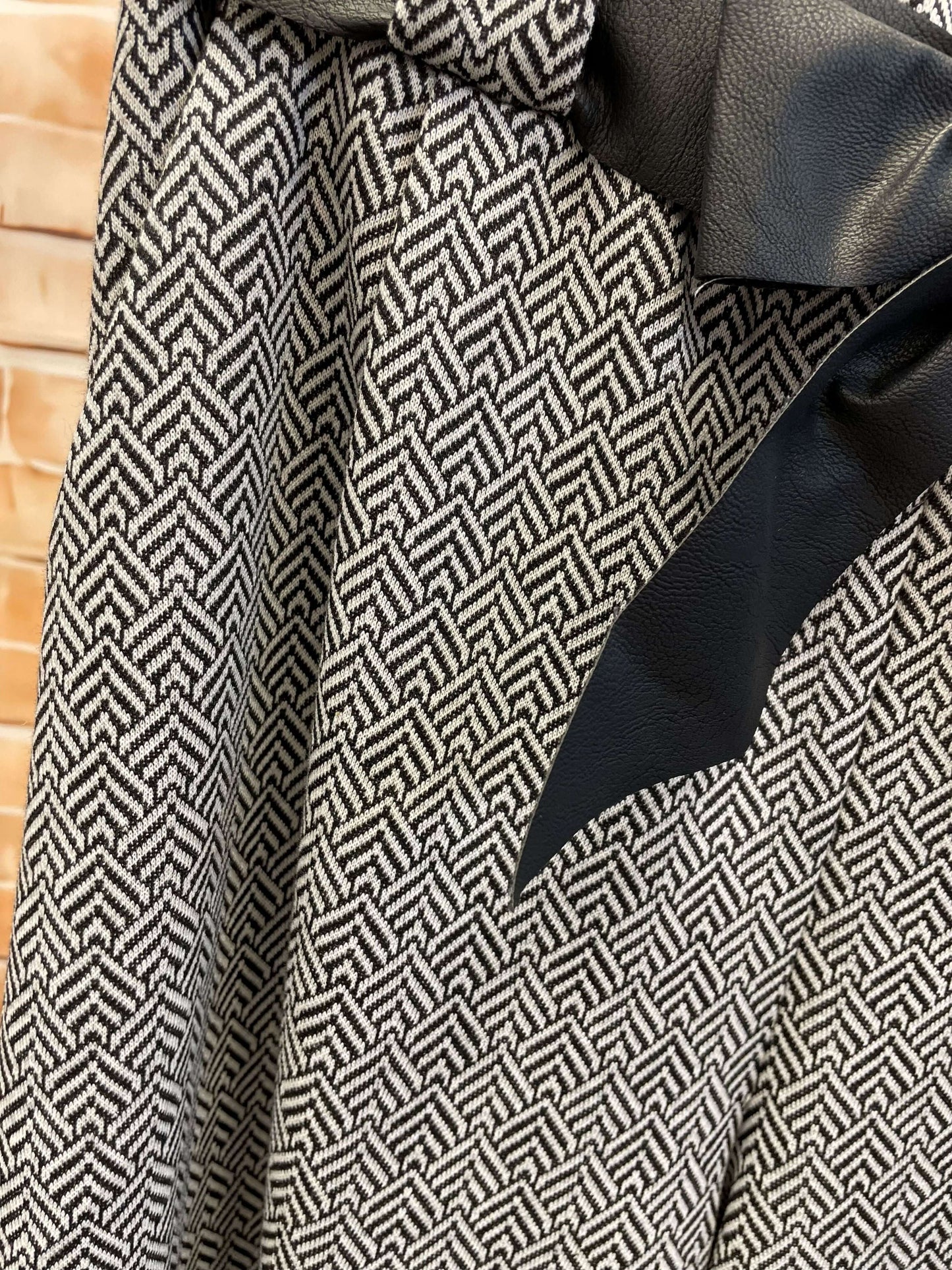 Grau-Schwarz gemusterte Stoffhose - Weites Bein