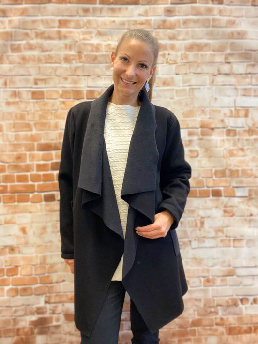 Warme Fleece-Jacke mit Wasserfallkragen