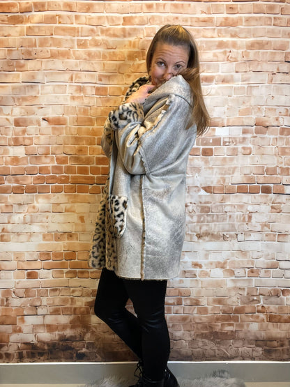 Wendejacke mit Leoprint - Beige