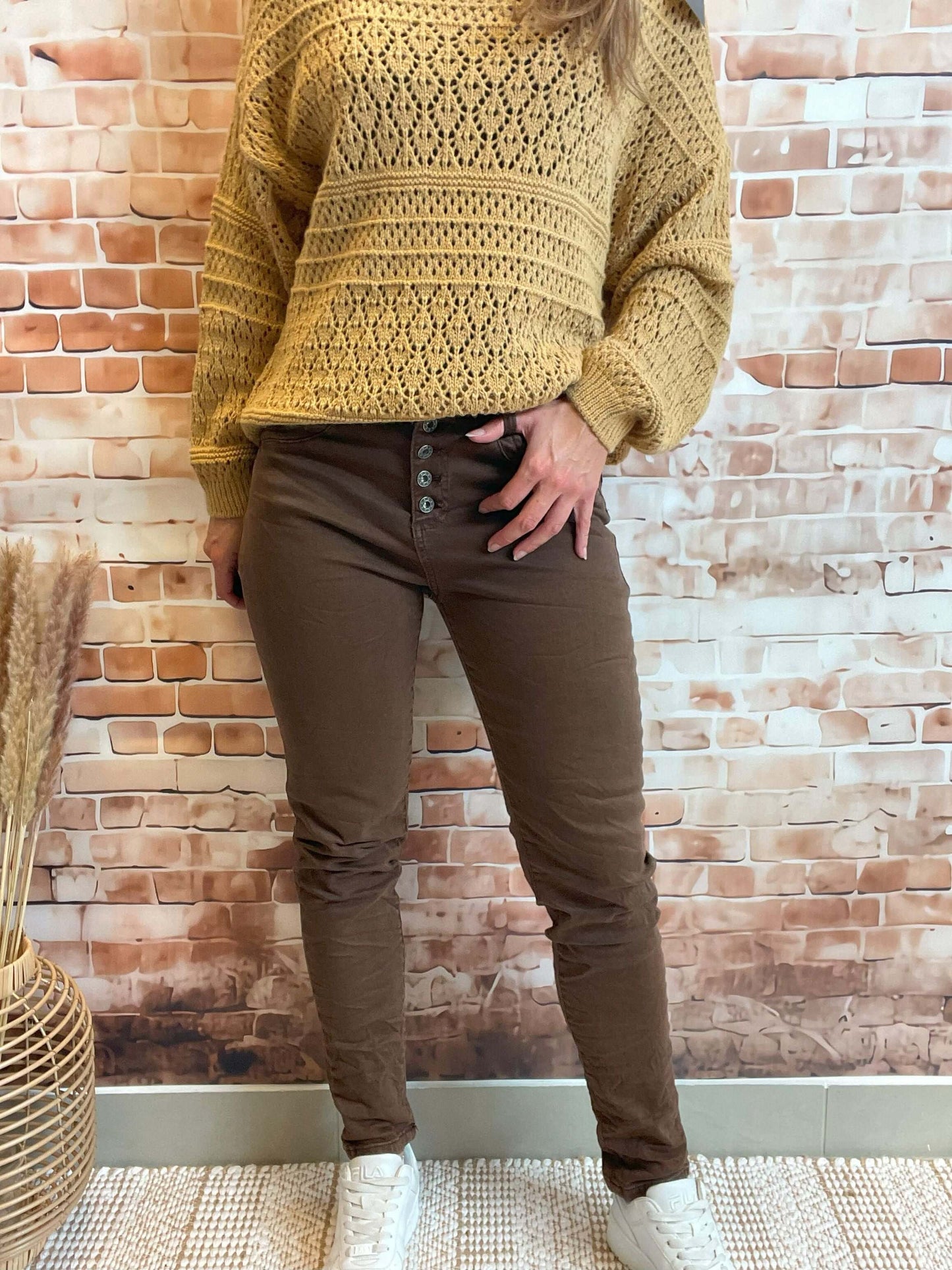 Braune Slim Fit Jeans im Knitter-Look