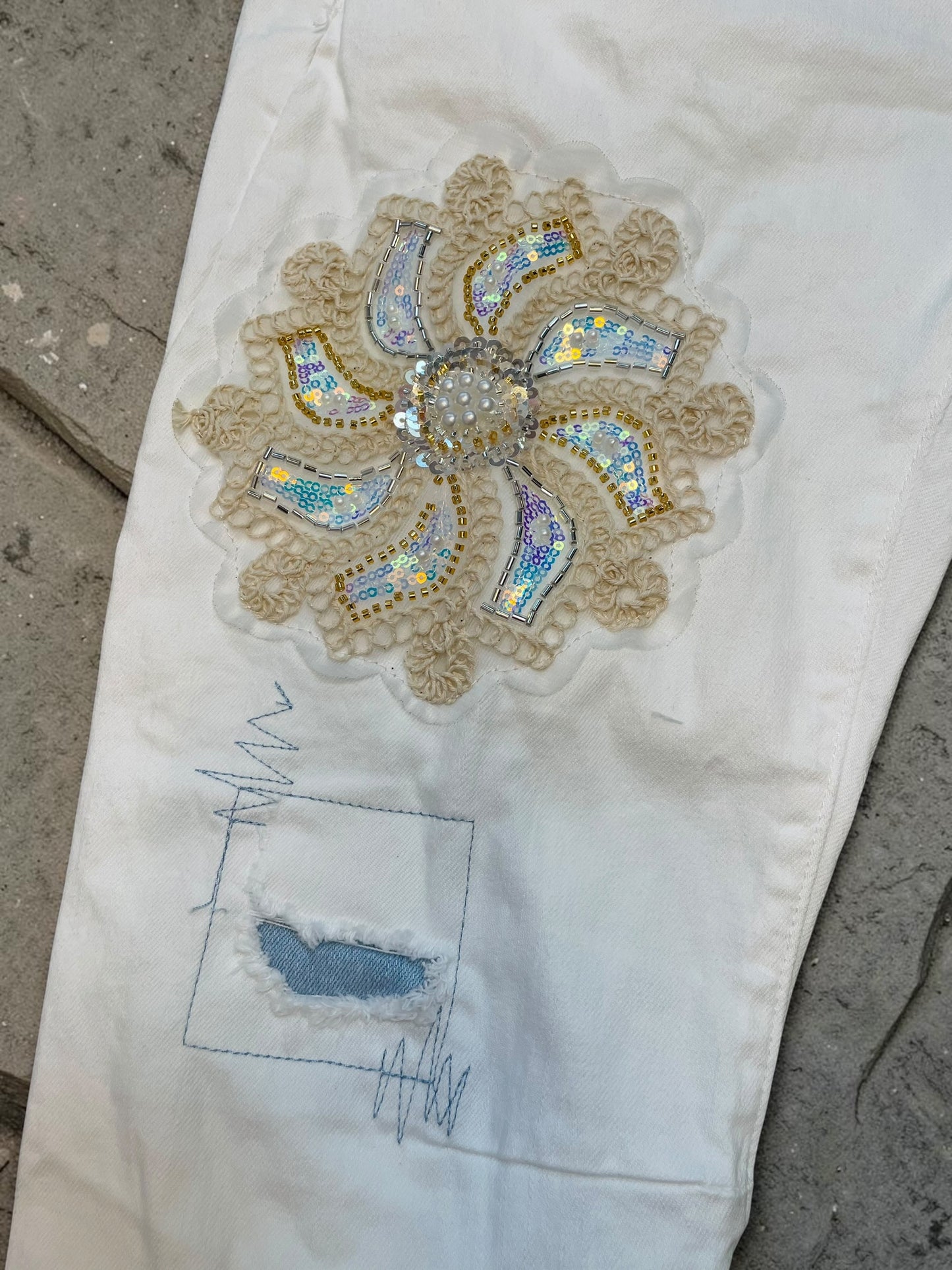 Weiße Sexy S. Woman Baggy Jeans "Blume" - 7/8