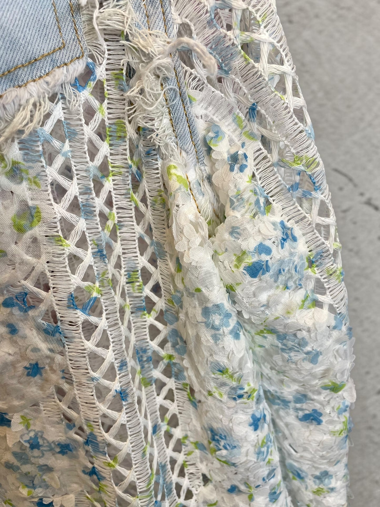 Sexy S. Woman Jeansjacke aus heller Spitze