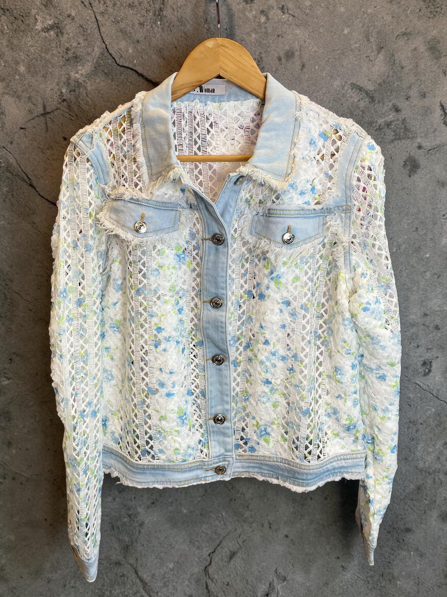 Sexy S. Woman Jeansjacke aus heller Spitze