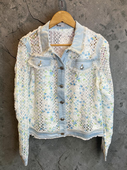 Sexy S. Woman Jeansjacke aus heller Spitze