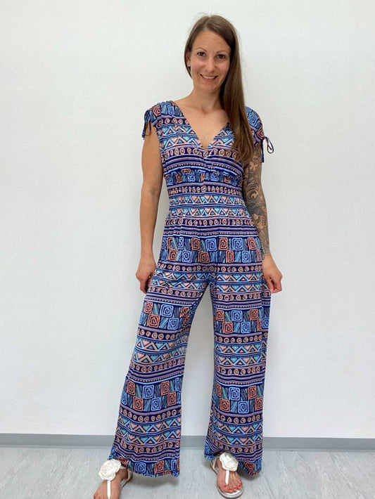 Gemusterter Jumpsuit mit V-Ausschnitt