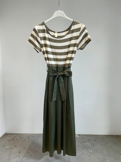 Langes Kurzarm-Viskosekleid - gestreiftes Oberteil