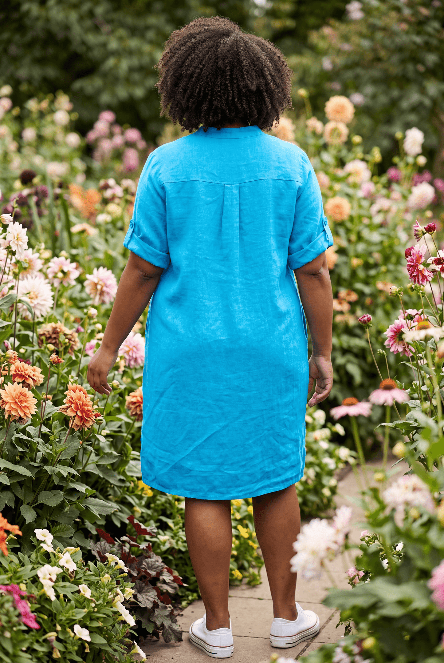Leinenkleid mit 3/4-Arm und V-Ausschnitt