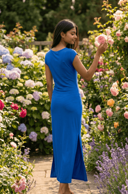 Schlichtes Maxi-Viskosekleid mit seitlichem Schlitz