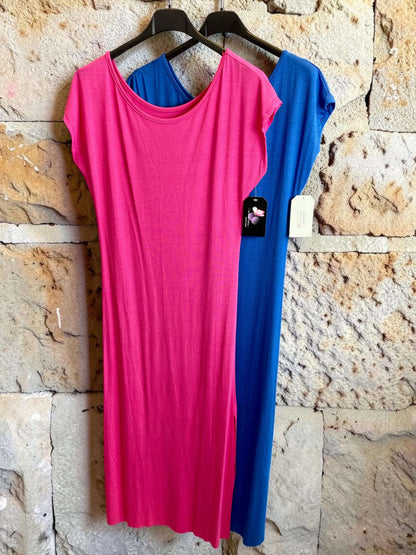 Schlichtes Maxi-Viskosekleid mit seitlichem Schlitz
