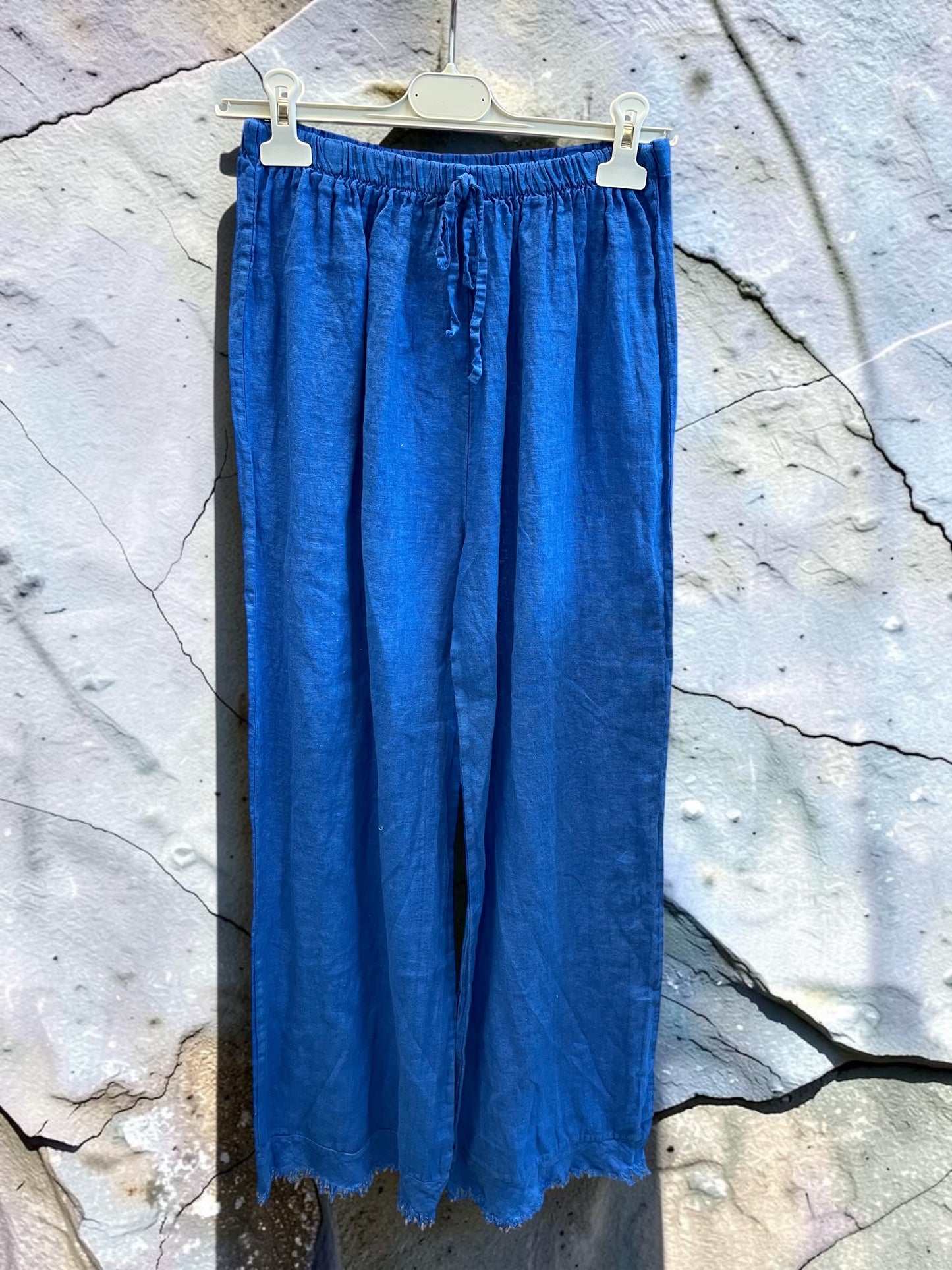 Weite lange Leinenhose mit Fransen