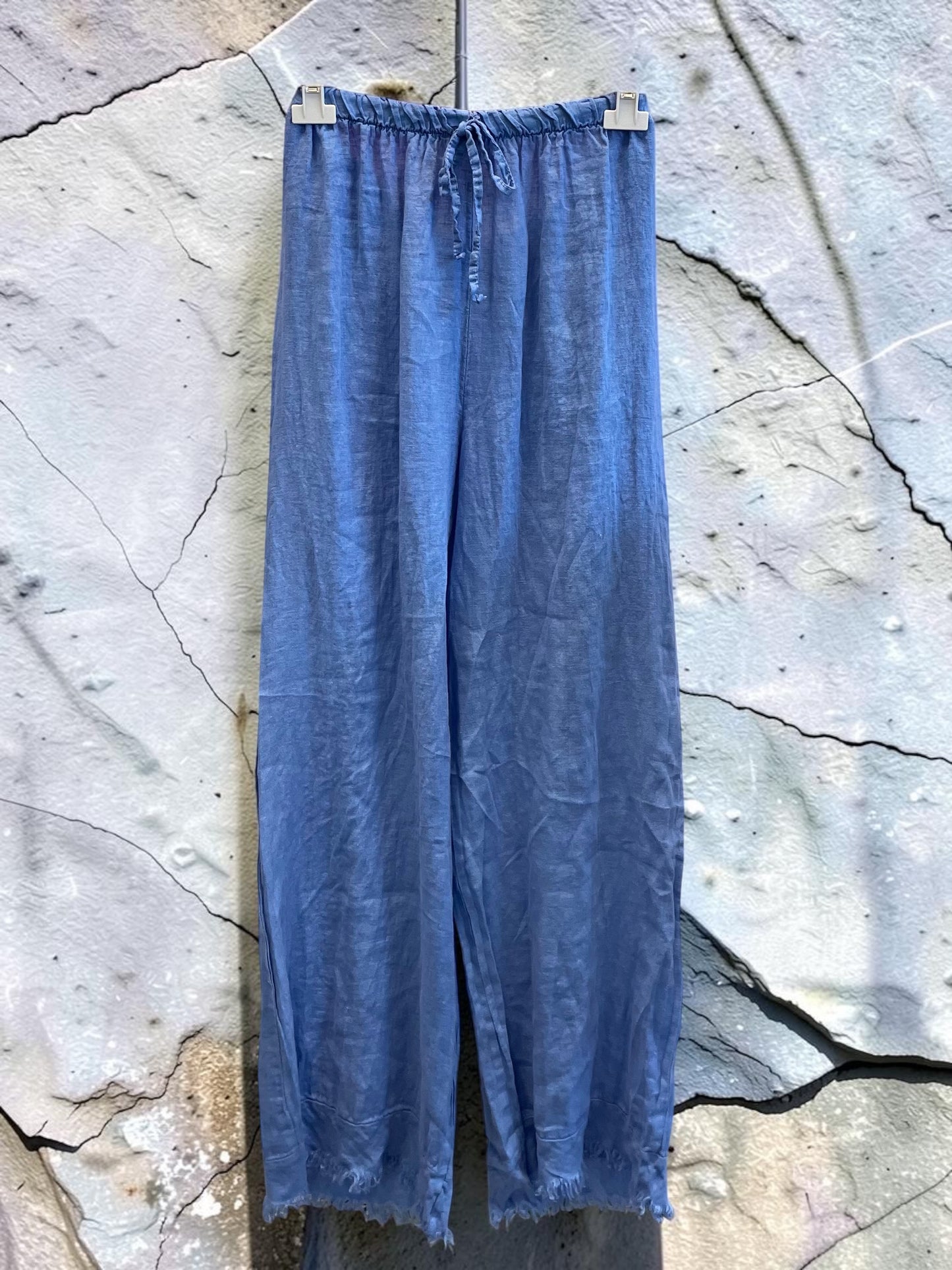 Weite lange Leinenhose mit Fransen