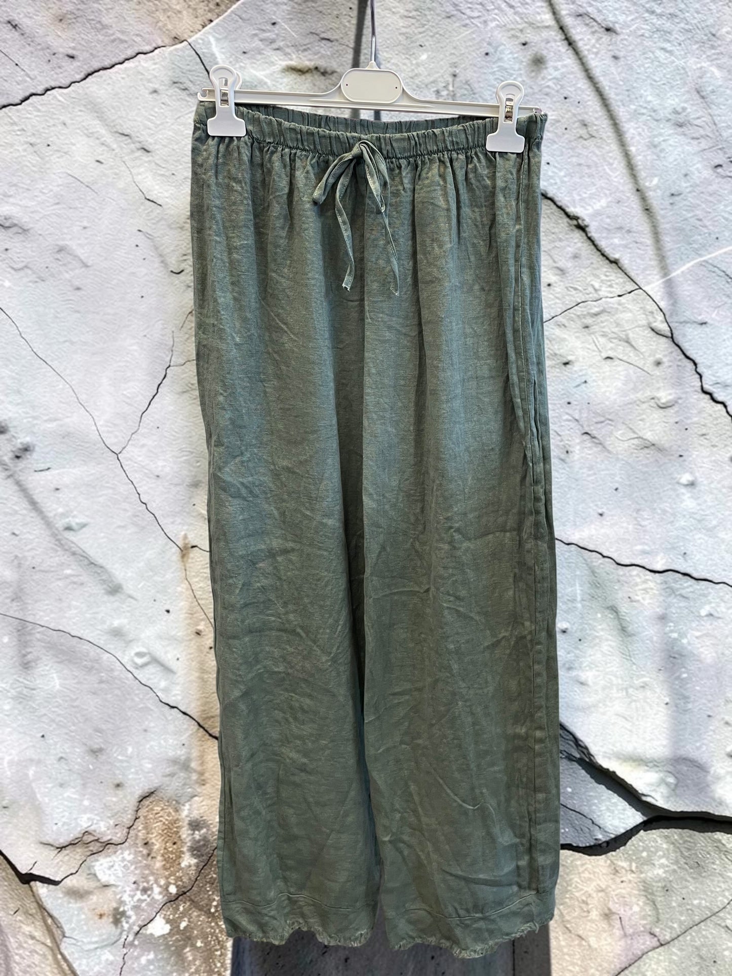 Weite lange Leinenhose mit Fransen