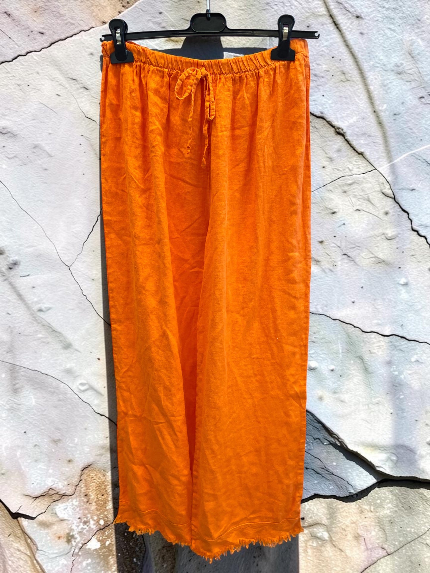 Weite lange Leinenhose mit Fransen