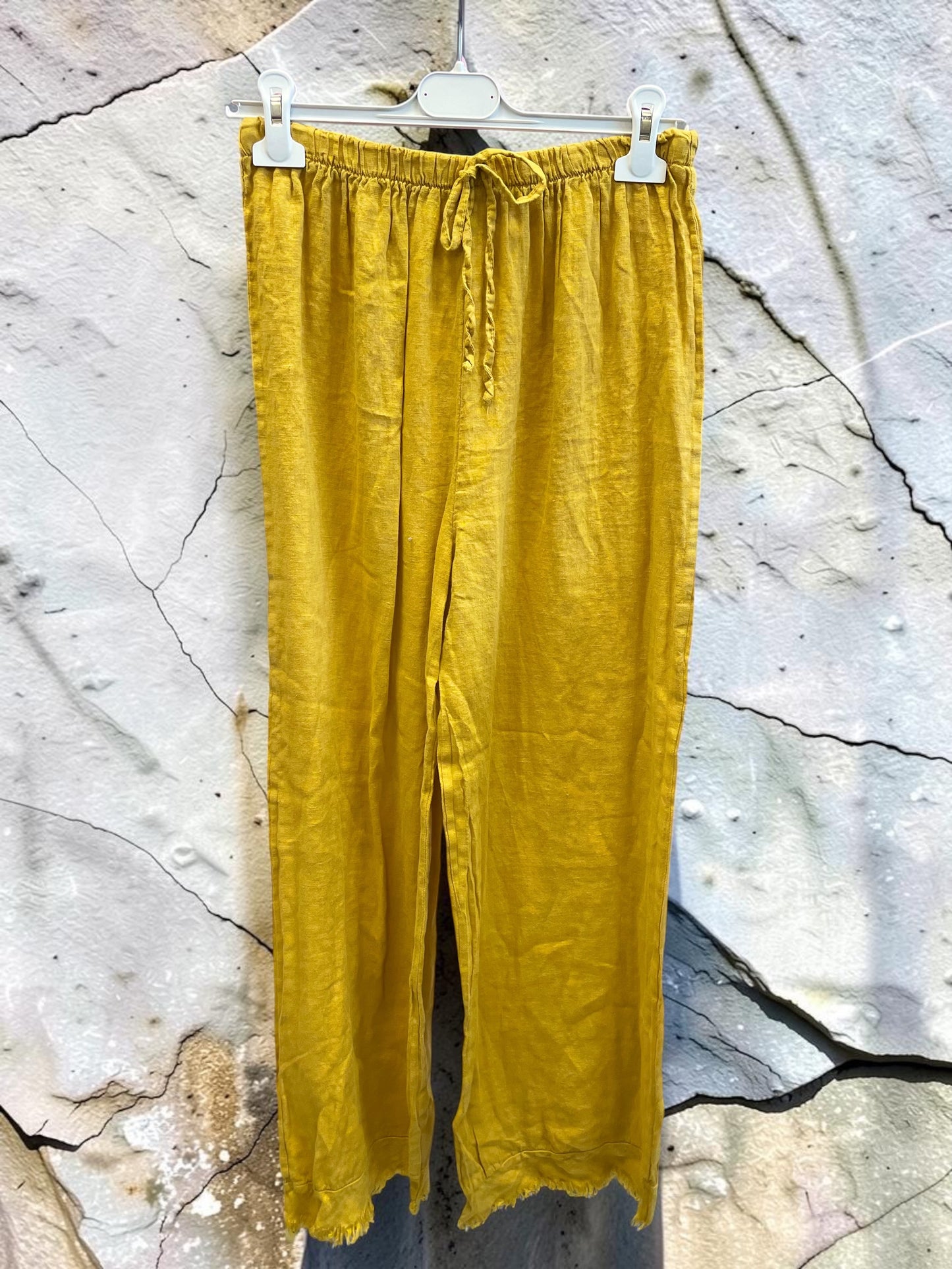 Weite lange Leinenhose mit Fransen