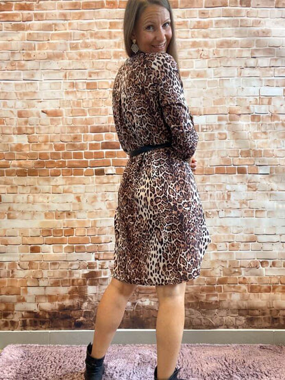 Dünnes Blusenkleid im kleineren Leo-Print