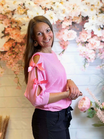 Netzpullover mit Cut-Out & Schleifen