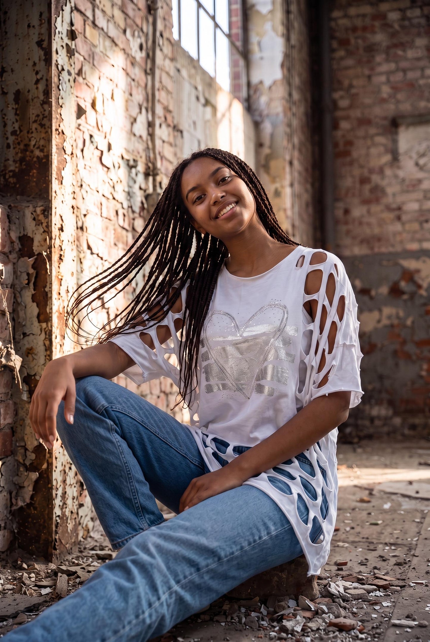 Trendiges oversized Netzshirt mit Herzmotiv - Weiß