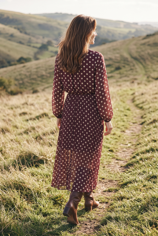 Langes gepunktetes Plissee-Kleid mit Ballonärmeln - langarm