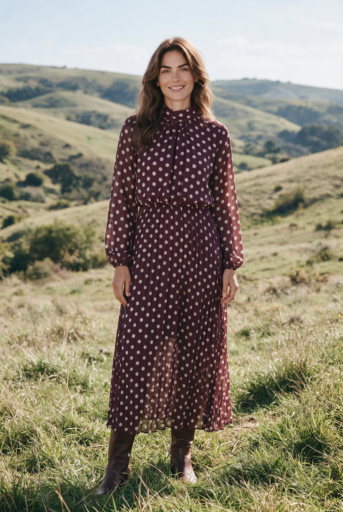 Langes gepunktetes Plissee-Kleid mit Ballonärmeln - langarm