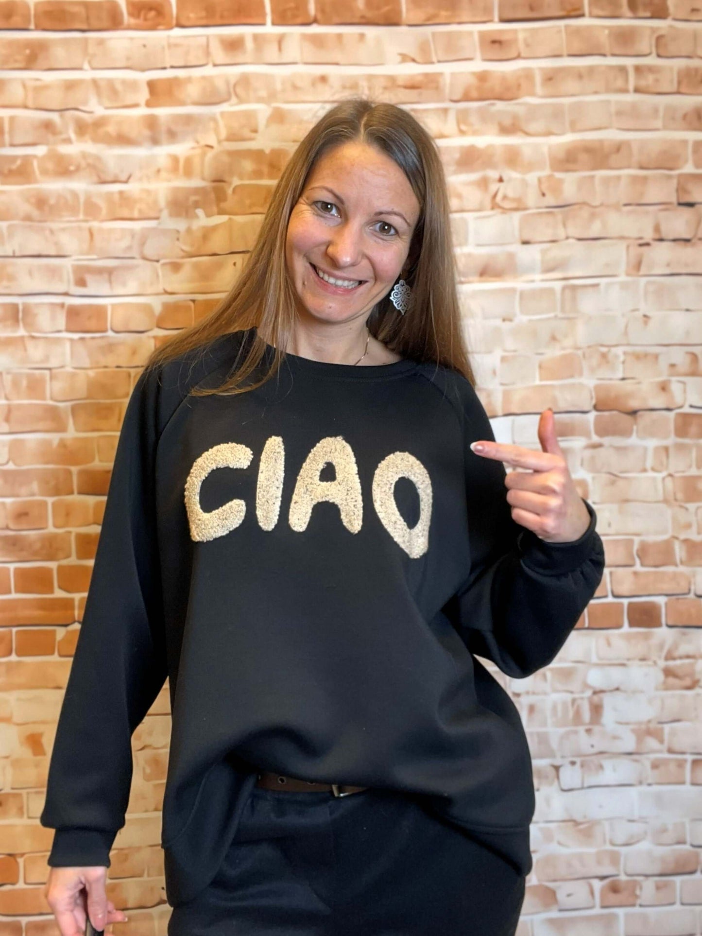 Schwarzer Pullover "Ciao"
