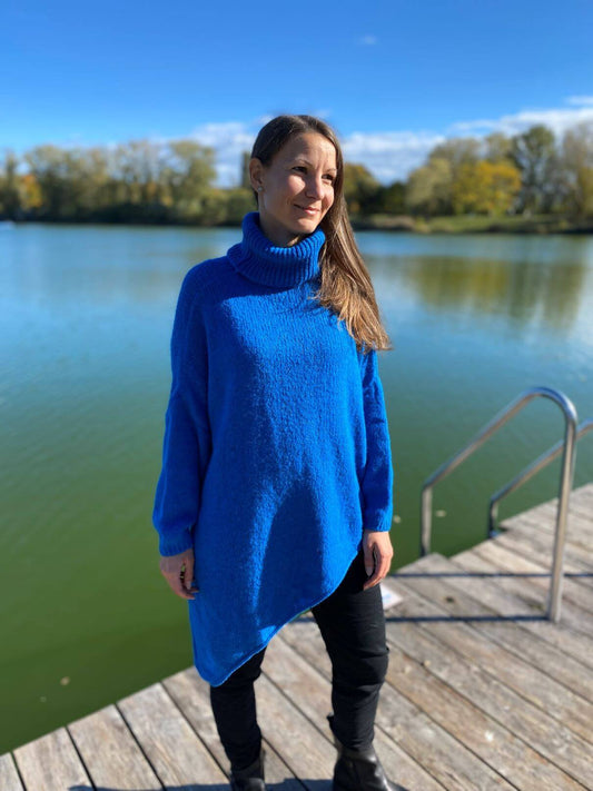 Asymmetrischer Strick-Rollkragenpullover