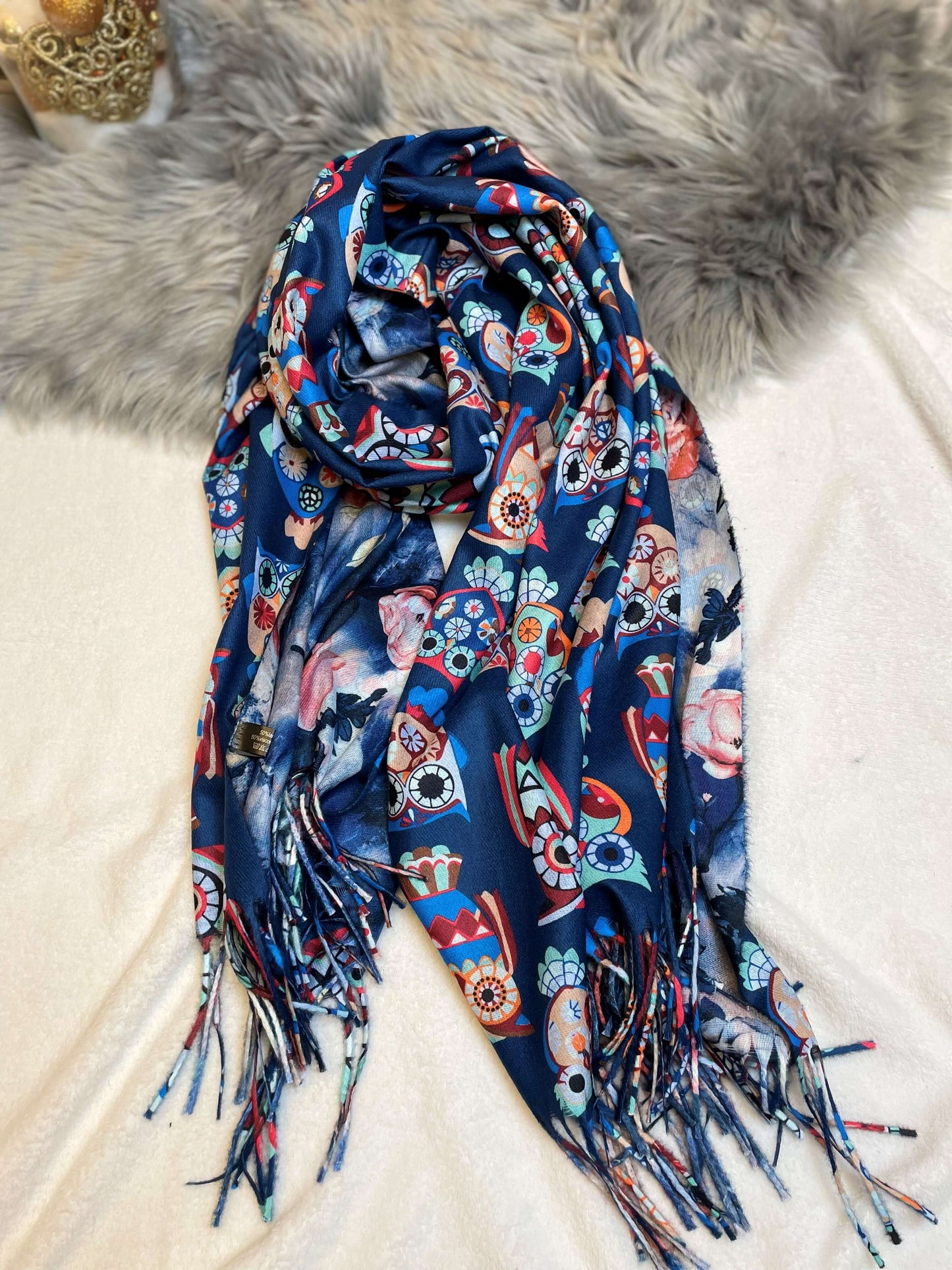 Bunter Schal mit Eulen-Motiv